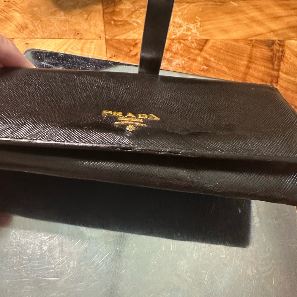 Prada Black Saffiano Leather Clutch Wallet with Gold Logo - Picture 3 of 16